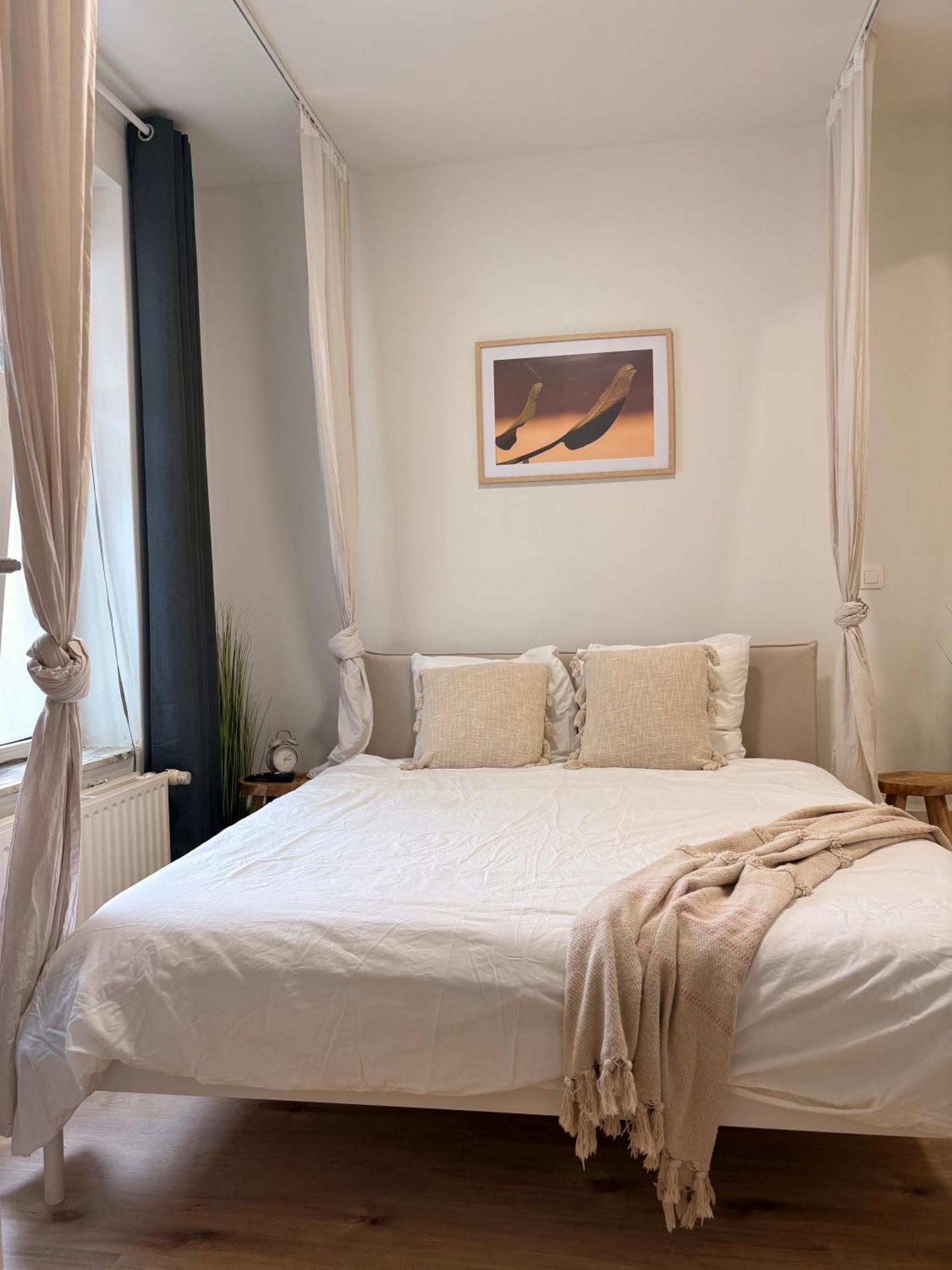 Fully Renovated Near Centre & Midi Appartement